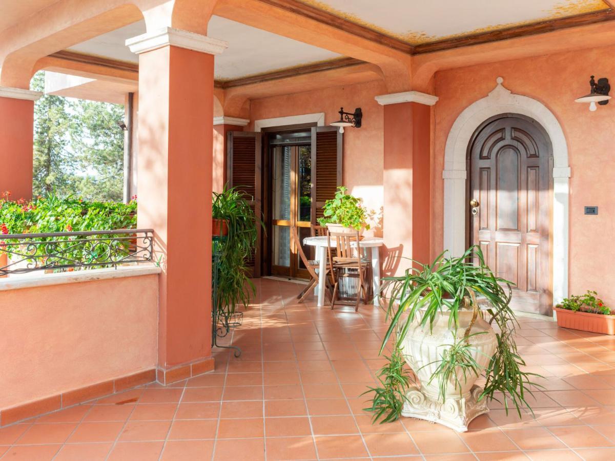 Belvilla By Oyo Villa In Tagliacozzo Exterior foto